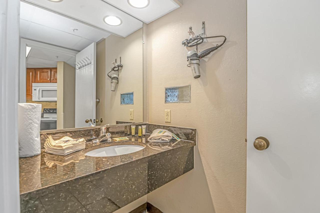 Oceanview 1 Bedroom Suite Landmark Resort 548 Perfect For A Couple Or Party Of 4 Мертл-Біч Екстер'єр фото